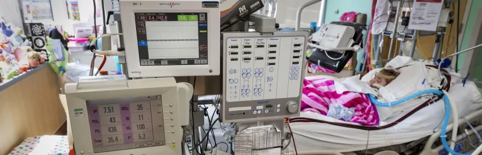 <p>ECMO (Extracorporeal Membrane Oxygenation)</p>